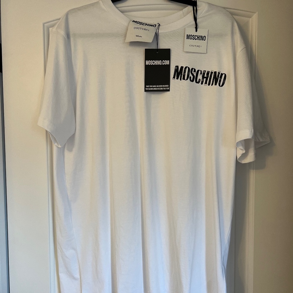 Moschino t shirt